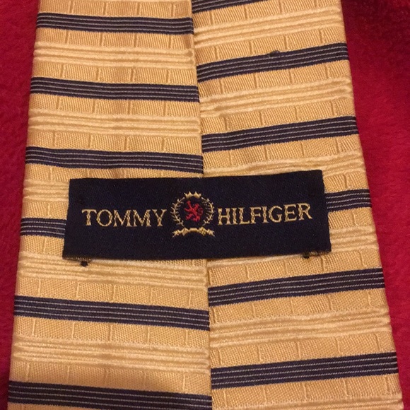 Tommy Hilfiger Gold and Blue Necktie 100% SILK - Picture 3 of 7